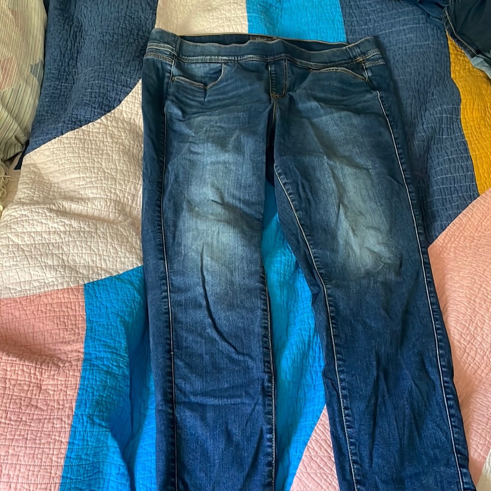 Torrid feel the fit elastic waist jeans